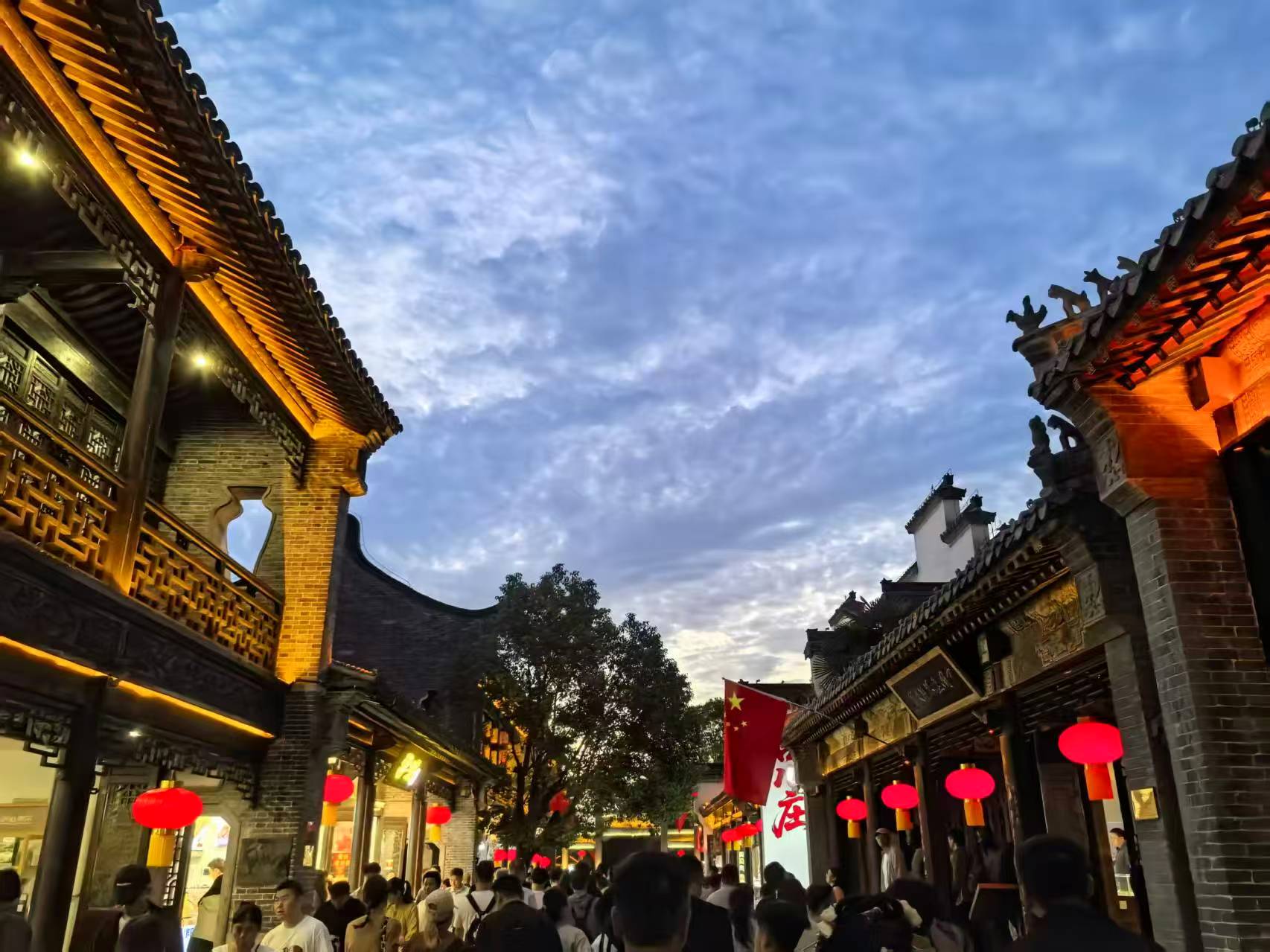 台儿庄古城300到500元酒店怎么挑:亲子房与家庭房实测 台儿庄古城300到500元酒店怎么挑:亲子房与家庭房实测