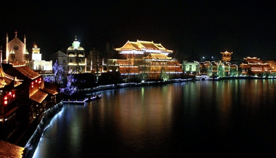<a href='https://www.0632jj.cn/' target='_blank'><u>台儿庄古城</u></a>夜景