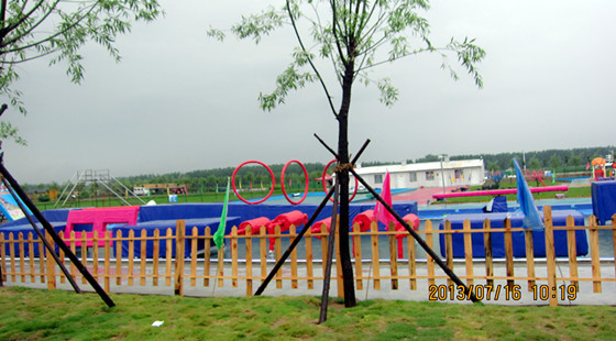 台儿庄旅游水上乐园“快乐大闯关”现场 台儿庄运河湿地公园快乐大闯关赛道