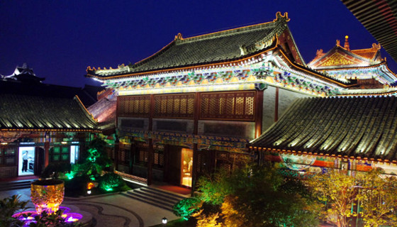 台儿庄古城正昇园酒店夜景