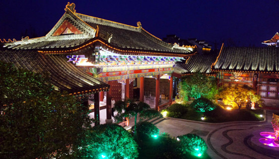 台儿庄古城正升园酒店夜景俯视图