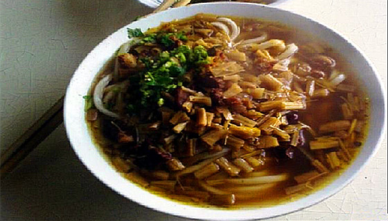 黄花牛肉面 台儿庄古城旅游攻略之<a href='https://www.0632jj.cn/tezfwxc/103.html' target='_blank'><u>黄花牛肉面</u></a>