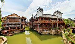 台儿庄古城内酒店旅游季节房间好订吗
