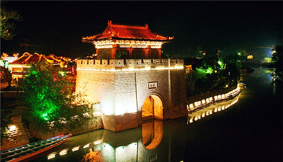台儿庄古城夜景漂亮的旅游景点之【安澜门】