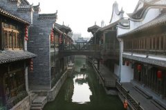 台儿庄古城内的酒店和客栈有什么区别 台儿庄古城内的酒店和客栈有什么区别