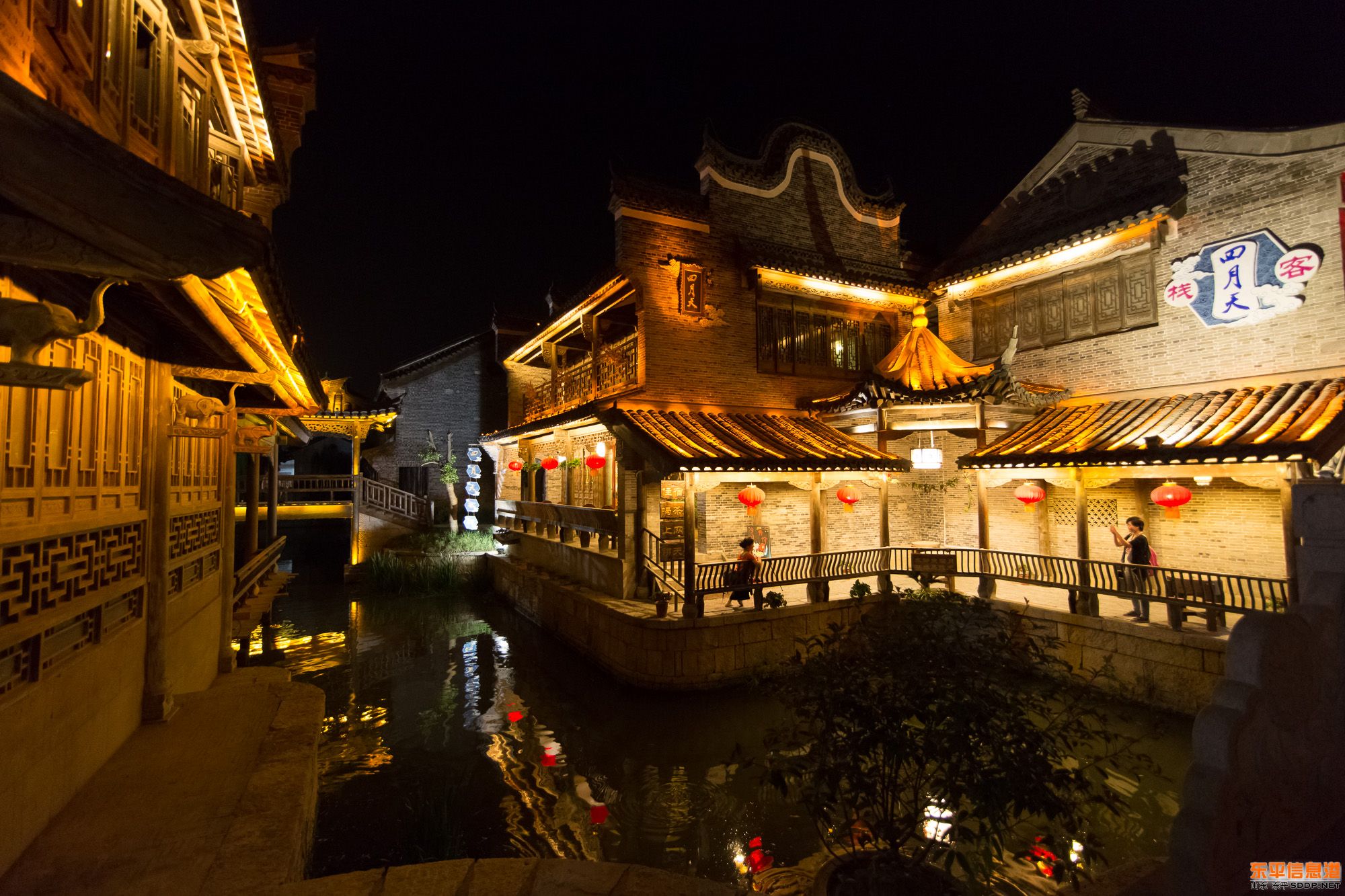 中华古水城.英雄台儿庄的梦幻夜景