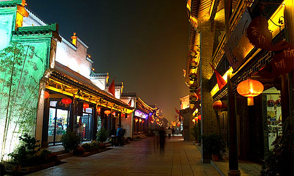 中华古水城夜晚的美景