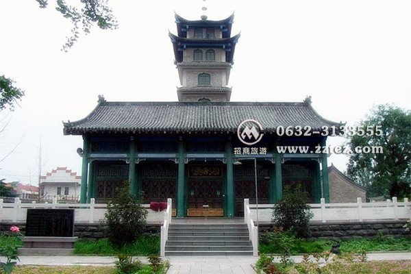 台儿庄<a href='https://www.0632jj.cn/tezjd/265.html' target='_blank'><u>清真寺</u></a>的望月楼