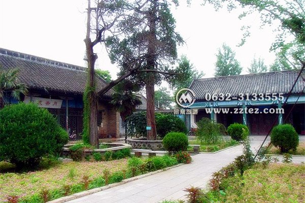 重建后的台儿庄清真寺