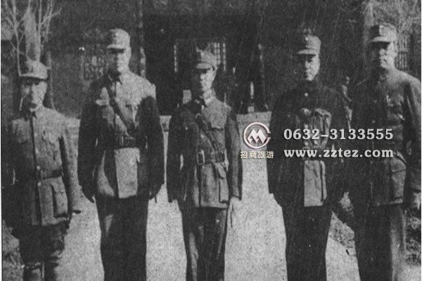 左边第二位是孙连仲将军