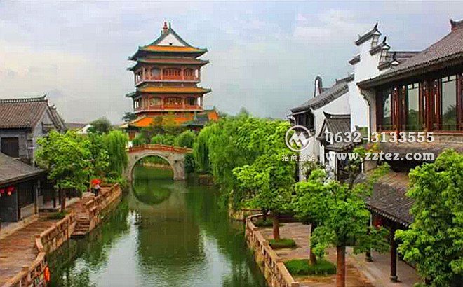 雨中的台儿庄古城 别样的旅游体验