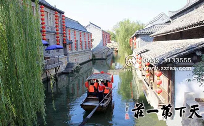 台儿庄古城一道靓丽风景线-摇船妹子 台儿庄古城一道靓丽风景线-摇船妹子