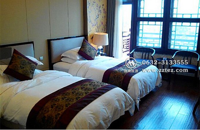 台儿庄古城内<a href='https://www.0632jj.cn/gcnhh/39.html' target='_blank'><u>正昇园</u></a>酒店的标准间 <a href='https://www.0632jj.cn/' target='_blank'><u>台儿庄古城</u></a>正升园酒店客房