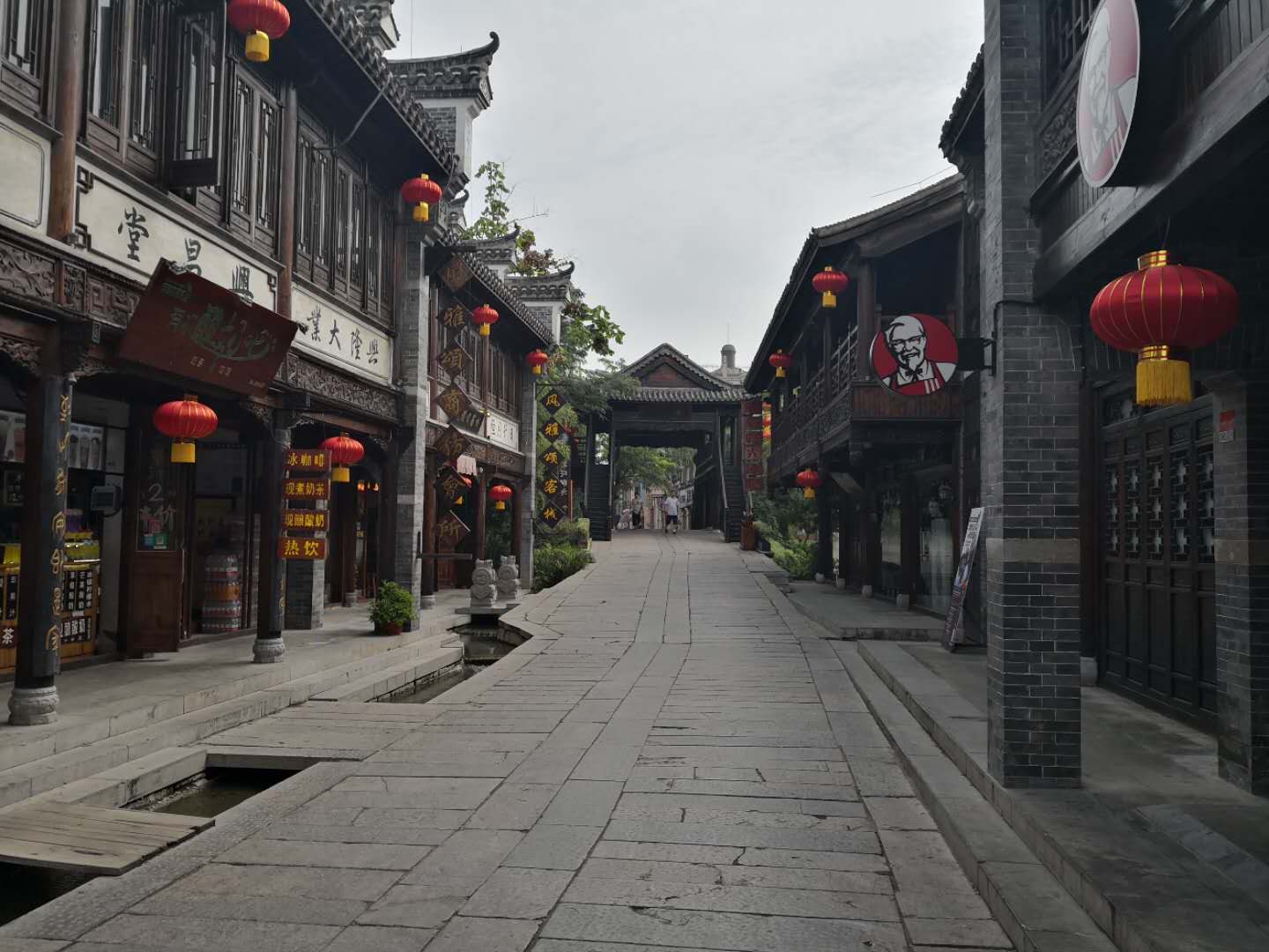 <a href='https://www.0632jj.cn/' target='_blank'><u>台儿庄古城</u></a>小吃一条街