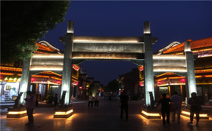 <a href='https://www.0632jj.cn/tezgcmp/' target='_blank'><u>台儿庄古城门票</u></a>团购价格：10人以上，执行团队优惠价，电询0632-3133555