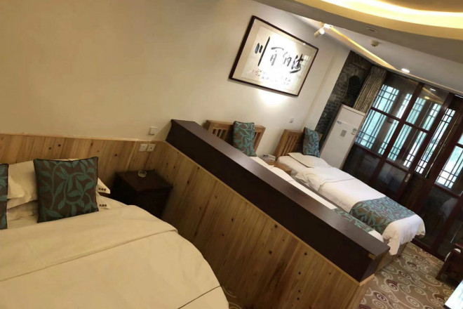 台儿庄风雅颂会所的家庭房