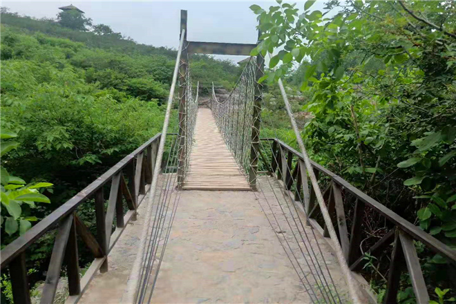 枣庄红色教育基地抱犊崮115师纪念园图片