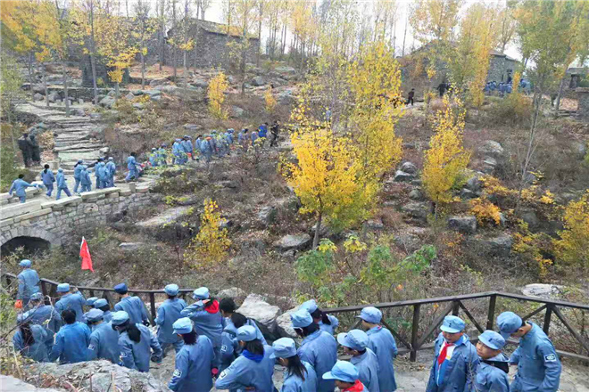 枣庄红色教育基地抱犊崮115师纪念园图片