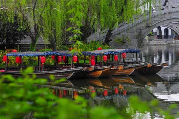 问：台儿庄古城门票进去后，其他景点需另外买票吗？

