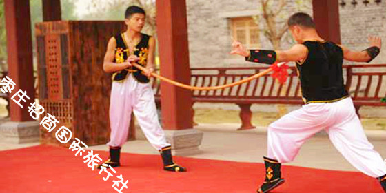 台儿庄古城天后宫广场杂技表演