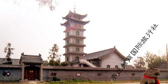 <a href='https://www.0632jj.cn/tezjd/22.html' target='_blank'><u>台儿庄古城景区</u></a>内的清真寺 <a href='https://www.0632jj.cn/' target='_blank'><u>台儿庄古城</u></a><a href='https://www.0632jj.cn/tezjd/265.html' target='_blank'><u>清真寺</u></a>
