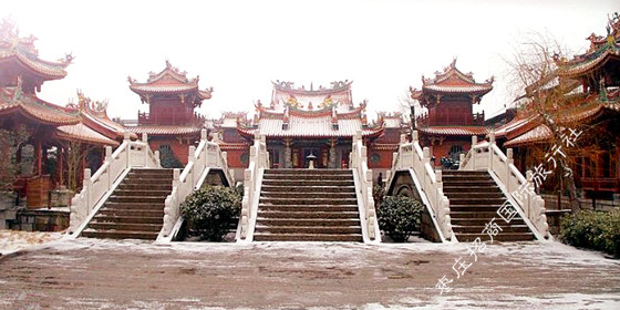 枣庄台儿庄古城<a href='https://www.0632jj.cn/tezjd/241.html' target='_blank'><u>天后宫</u></a>冬景 冬天的台儿庄古城,古城台儿庄的冬天